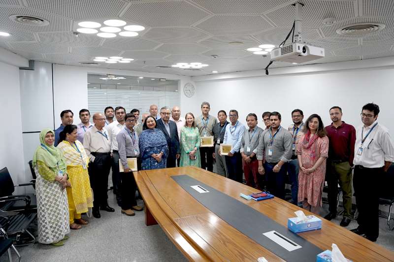 Chairman, BoT met the lead researchers of AIUB