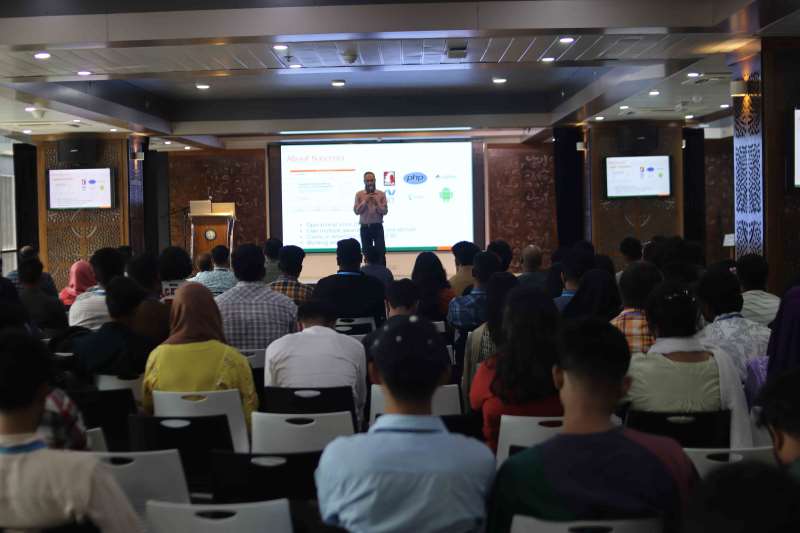 Seminar on Conversational Al & Chatbots: Building Smart Assistants
