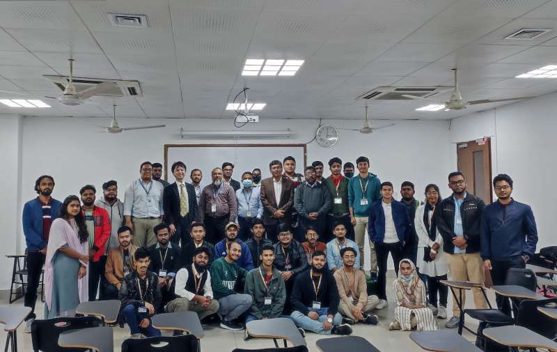 Seminar on “Optical sum frequency and second harmonic generation study of hydrogenated silicon surfaces”