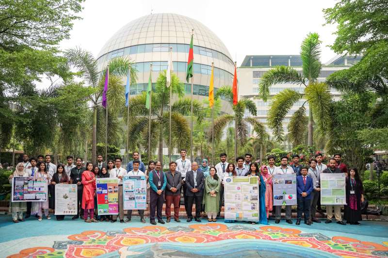 Poster Presentation Showcases Student Insights on Business, Environment, and the SDGs